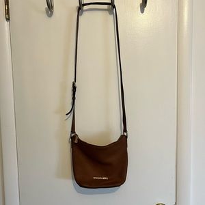 Michael Kors Leather Crossbody bag